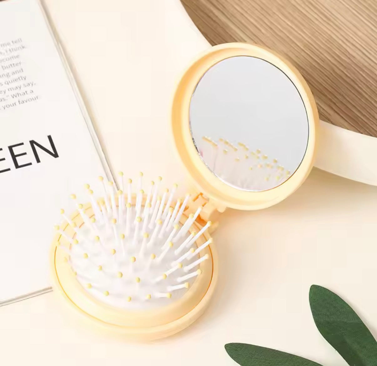 🐰 Usagi Inspired Decoden Compact Mirror & fold out Brush - Chiikawa Collection