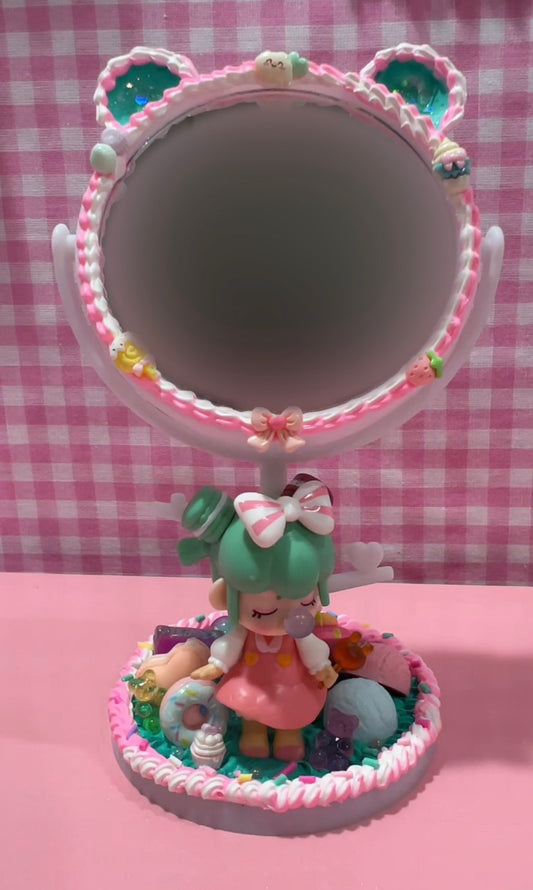 Macaron Nancy Mirror